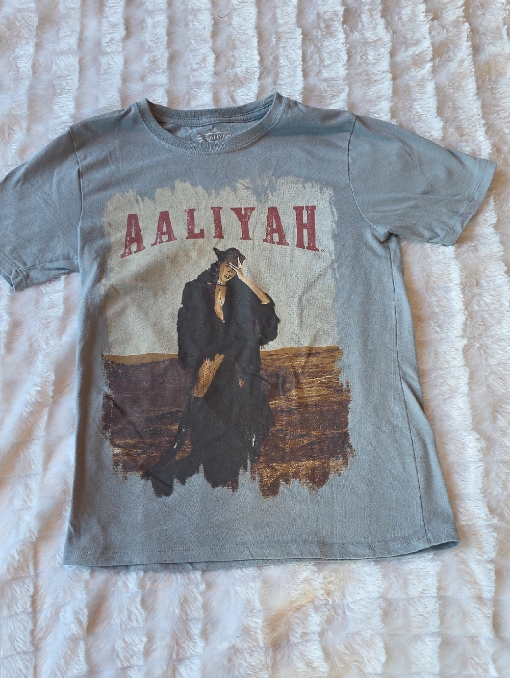 Aaliyah Graphic Short Sleeve Tee